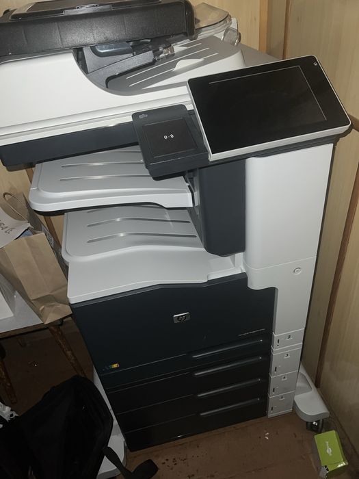 Color LaserJet Managed MFP M775m