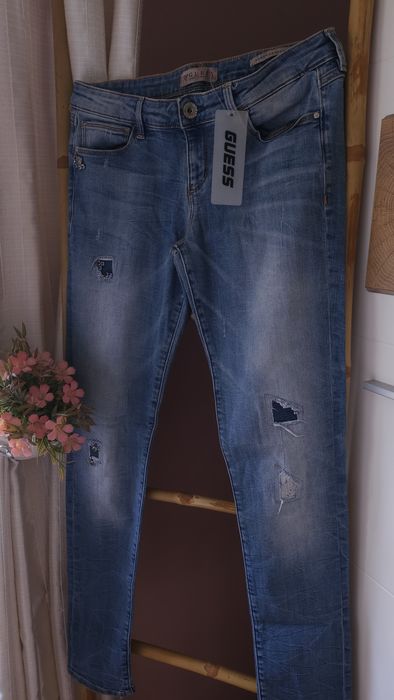 Дънки на марката Guess нови