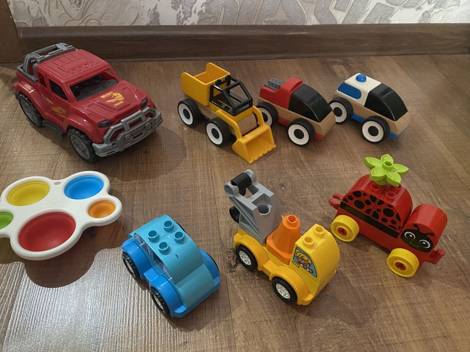 Продам набор машинок