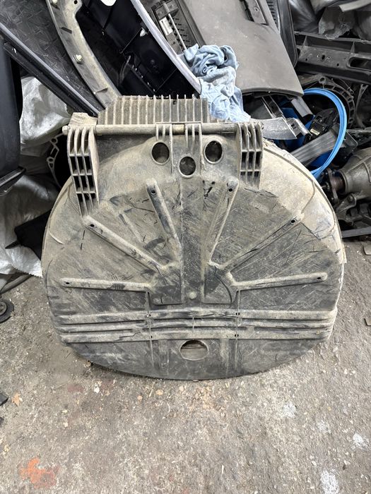 Bmw e83 x3 Резервна гума патерица 17 с механизъм и стойка за монтаж