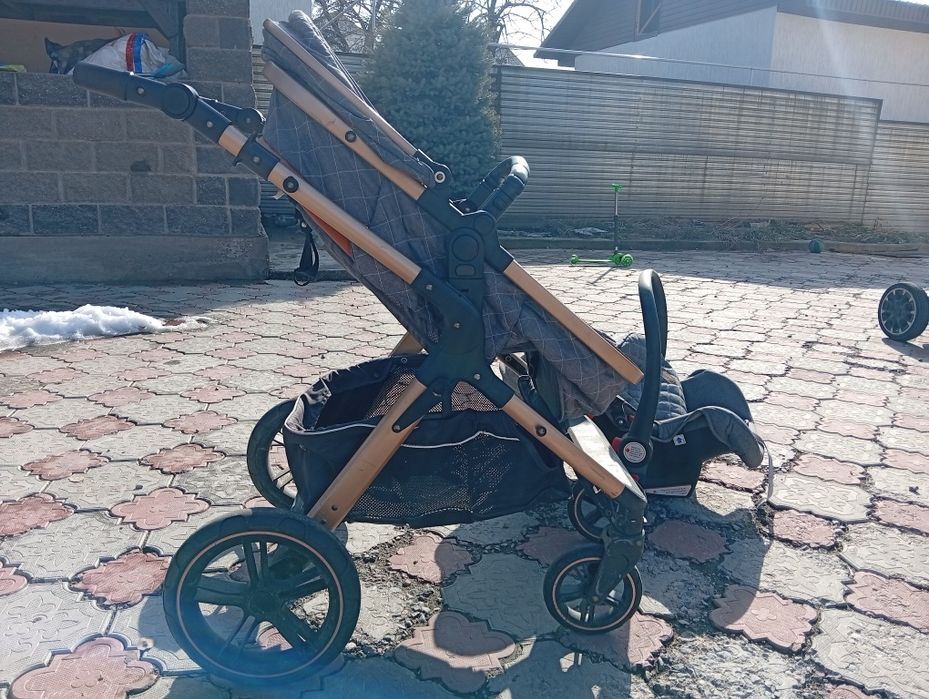 Продам коляску детскую Belecoo