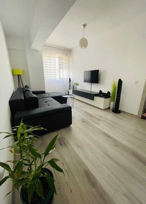 Persoana fizica vând apartament cu 2 camere în CUG ideal residence
