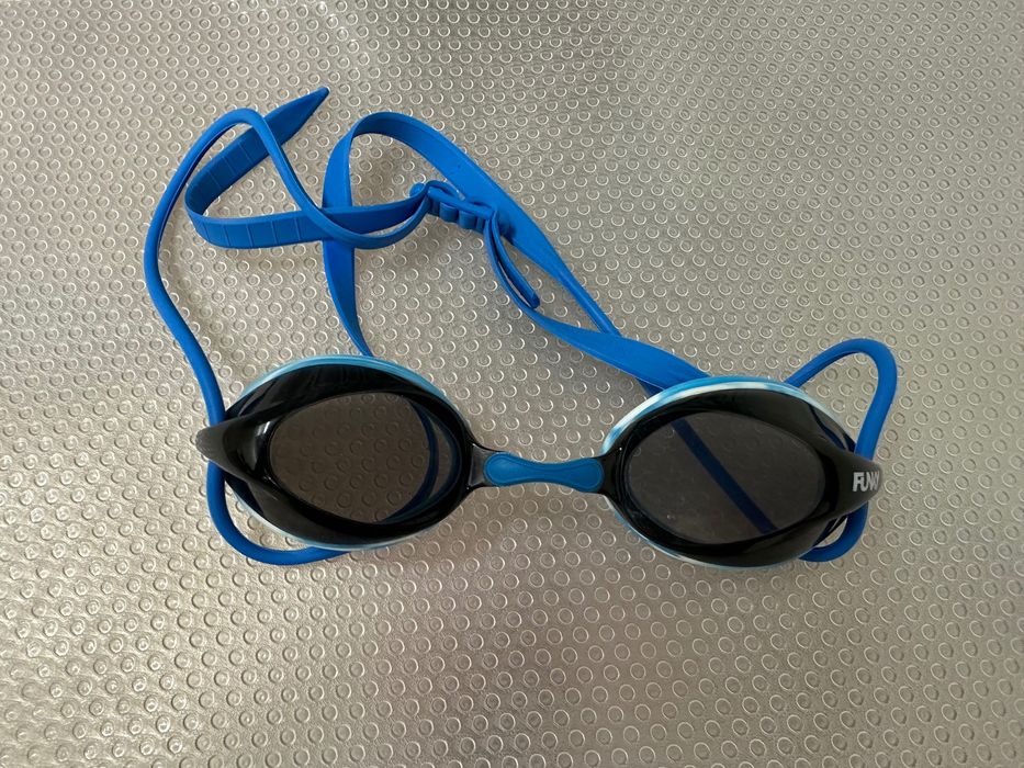Очки для плавания