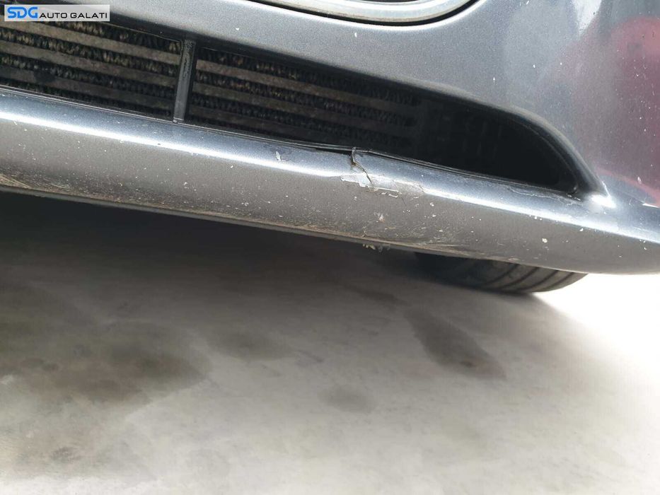 Bara Spoiler Fata Dezechipata cu Grila cu Emblema si Locas Senzori de Parcare cu Imperfectiune Audi A4 B8 B8.5 FL Facelift 2012 - 2015 Culoare LX7R [Q2431] [Q2432]