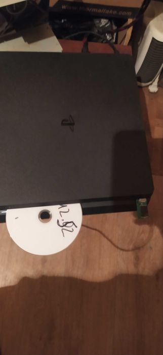 продам ps 4 slim  прошитый