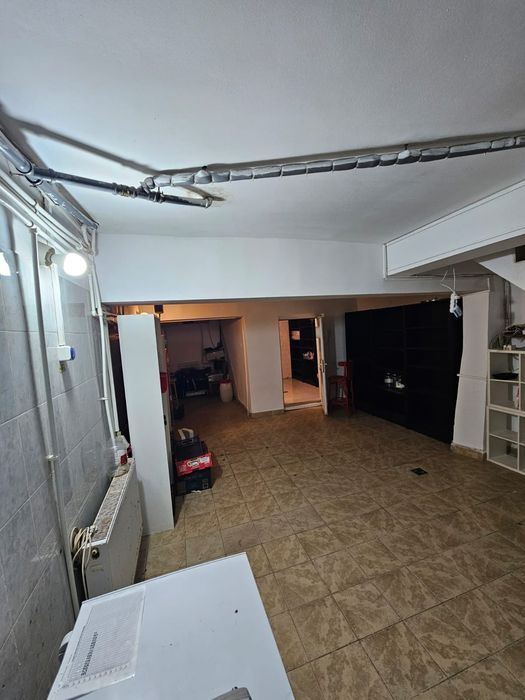 Central spațiu comercial de închiriat