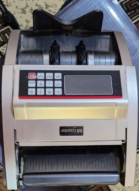 Pul sanaydigan mashinka