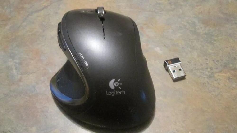 Мишка Logitech Performance MX, безжична