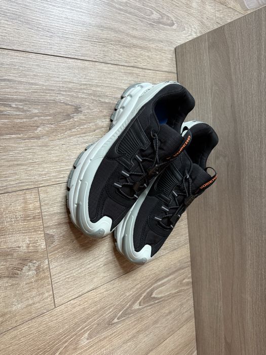 Nike Vomero Roam Black and White