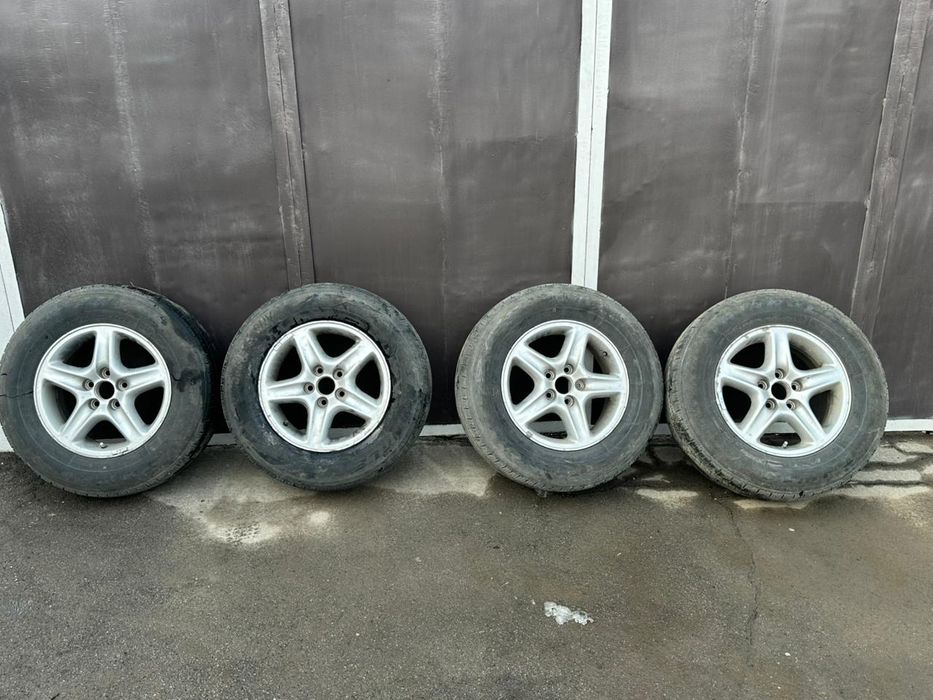 Комплект дисков с летней резиной