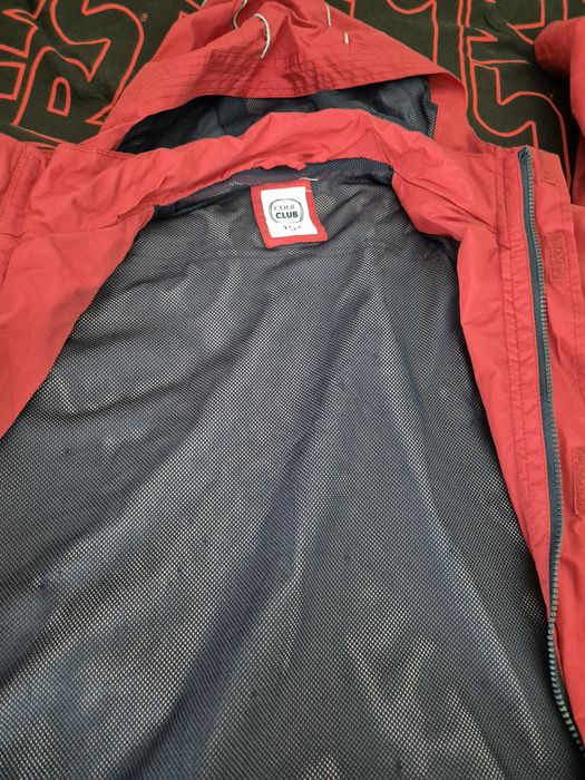 Geaca impermeabila anti vânt