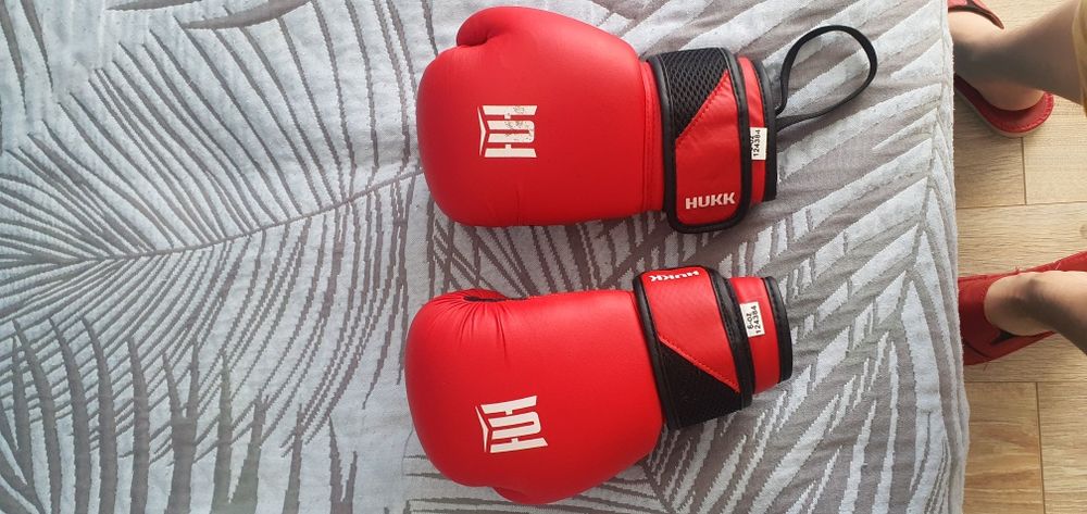 Боксерские перчатки