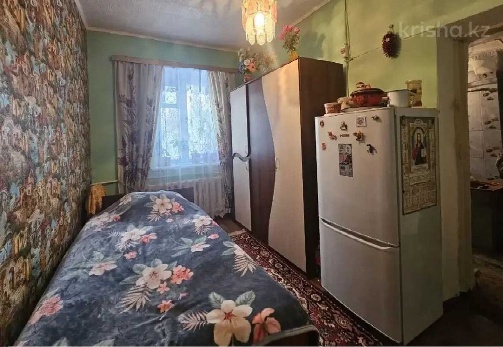 продам 1/4 дома на узкой колее.