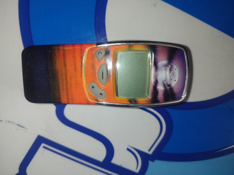 ! Първа серия ! Nokia 3210 със слайд панел , отлична