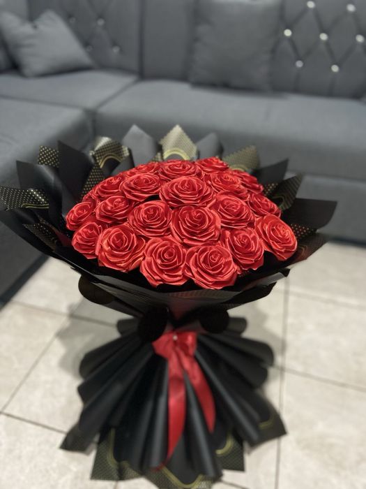 Buketlar lenta va sovunli gullardan