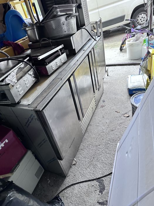 Vitrina frigorifica si dulap frigorific