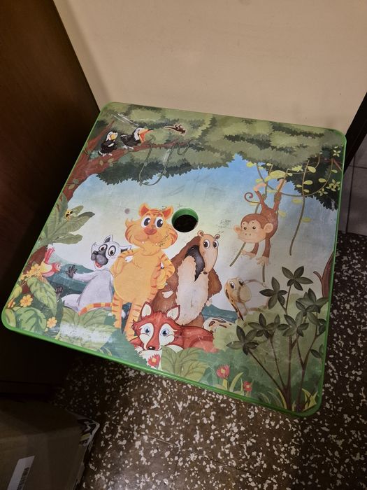 Детска масичка със столче