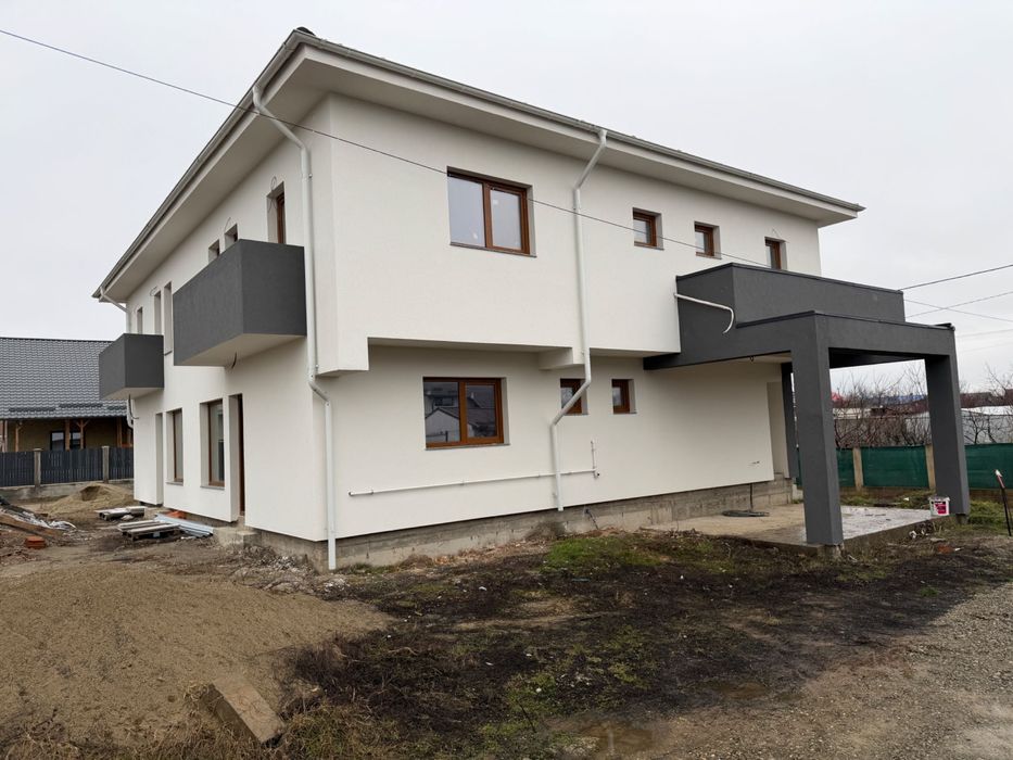 Casa Individuala Cuplata de vanzare in Paulesti 120 mp utili