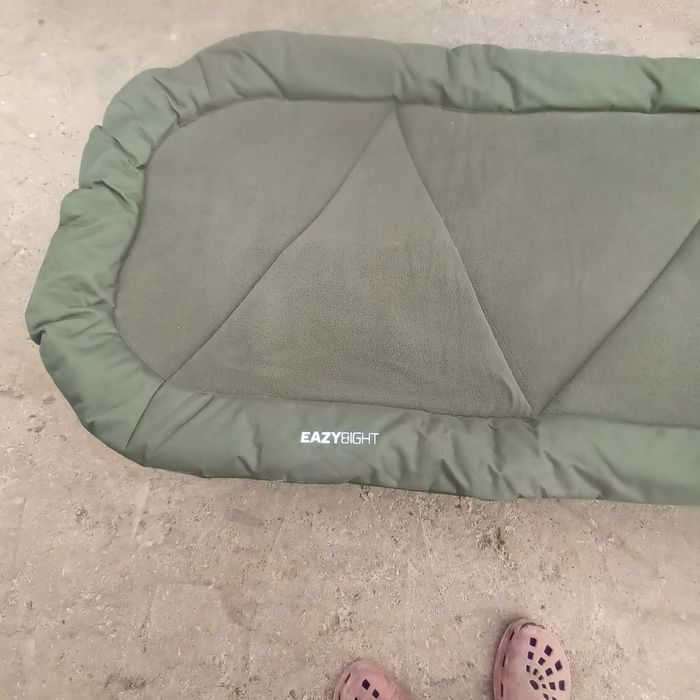 Vând saltea de camping confortabilă, ideală pentru pescuit, drumeții s