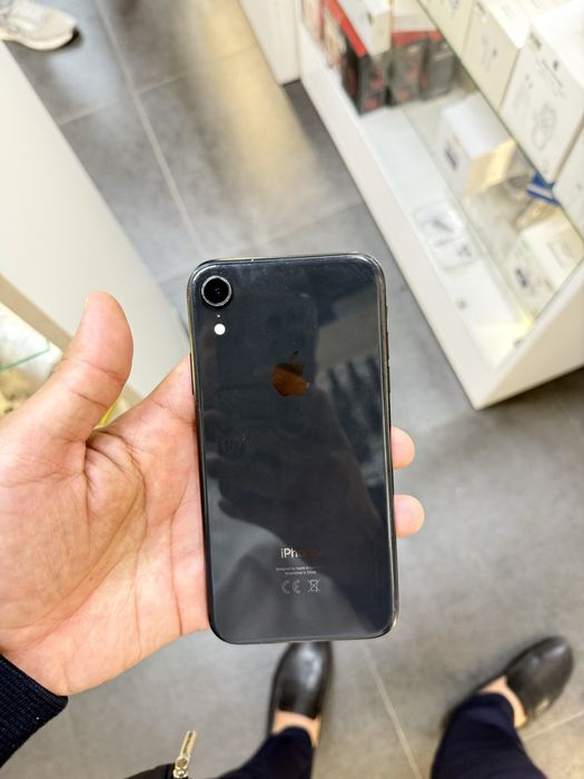 Продам iPhone Xr