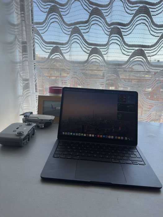 MacBook M2 16gb 256 gb baterie 100%