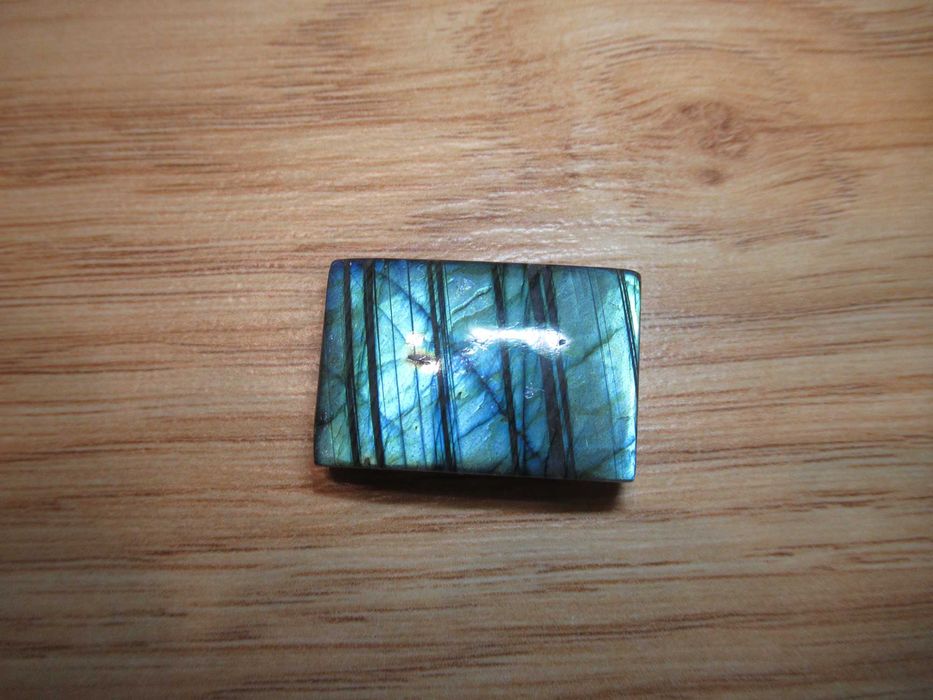 Естествени Сапфири и Сини Лабрадорити,Кианити