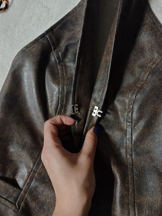 Кожен корсет за овладяване силата на коня през 2026