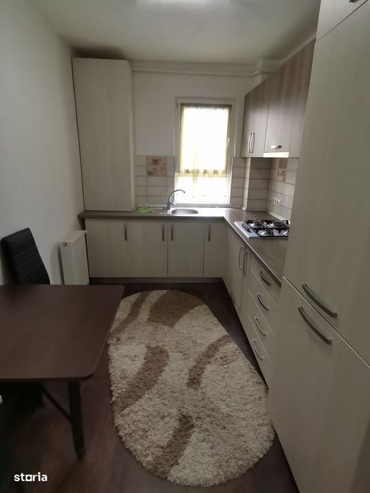 INCHIRIEZ apartament 3 camere, renovat,zona Ciresica