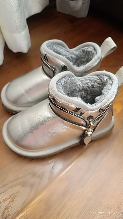 Полусапожки б/у, 29 размер на девочку 4-5 лет.