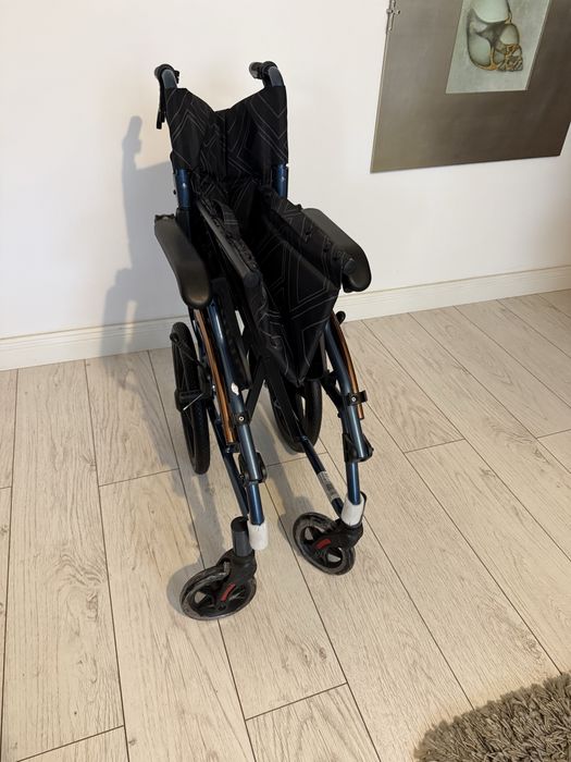 Căruciur cu rotile pliabil, nou