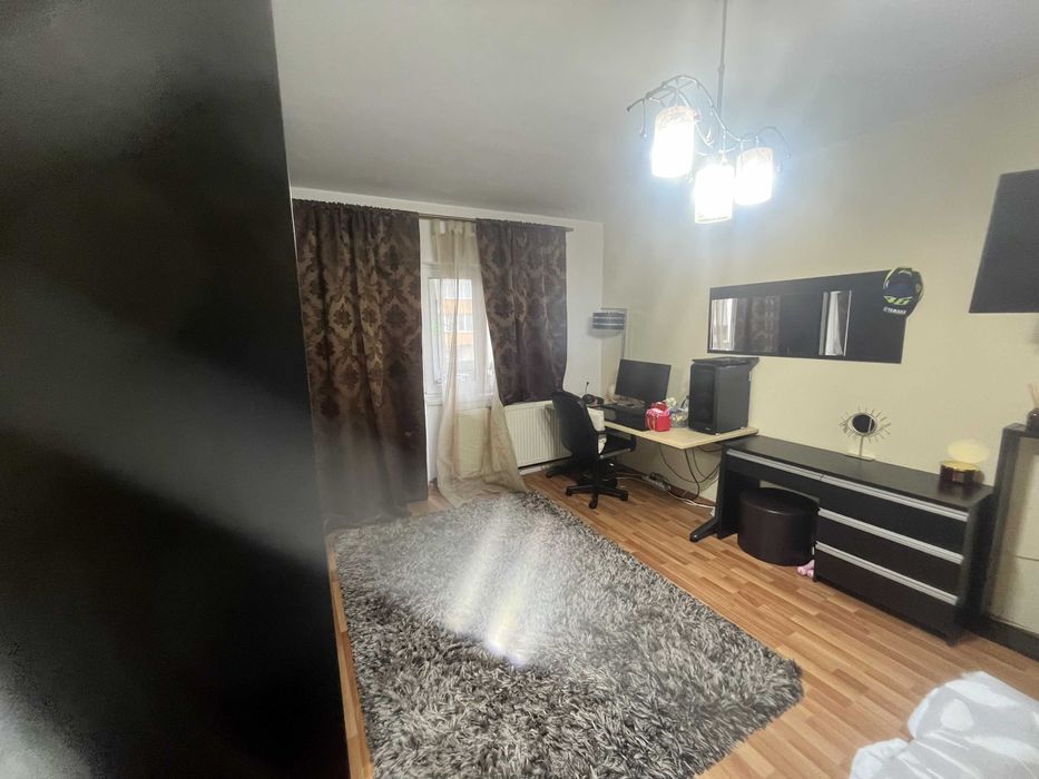 Apartament 3 camere de inchiriat