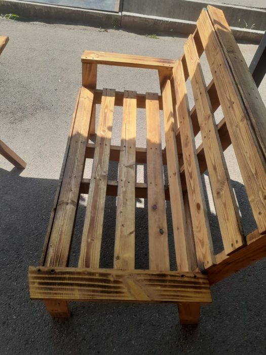 Лавочки и стол