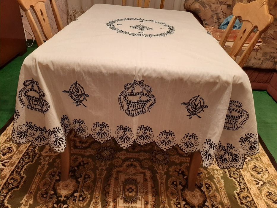 Fata de masa și ștergar