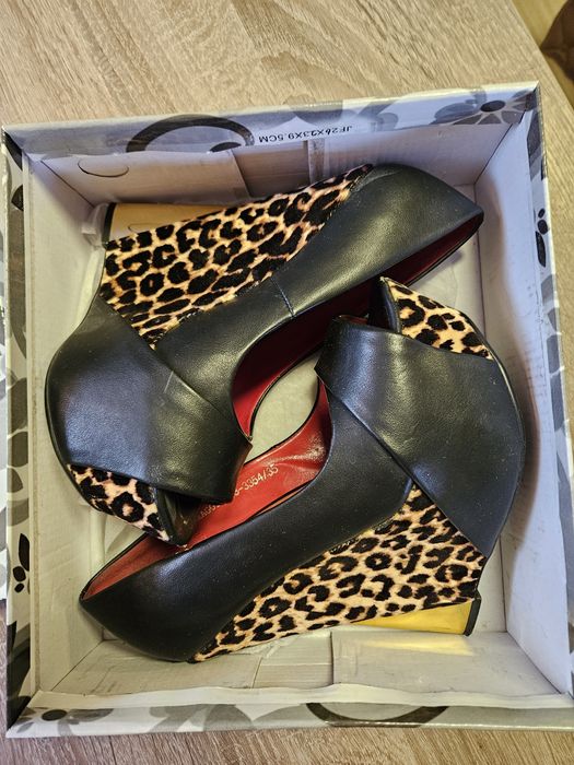 Уникални елегантни обувки на висока платформа без пръсти