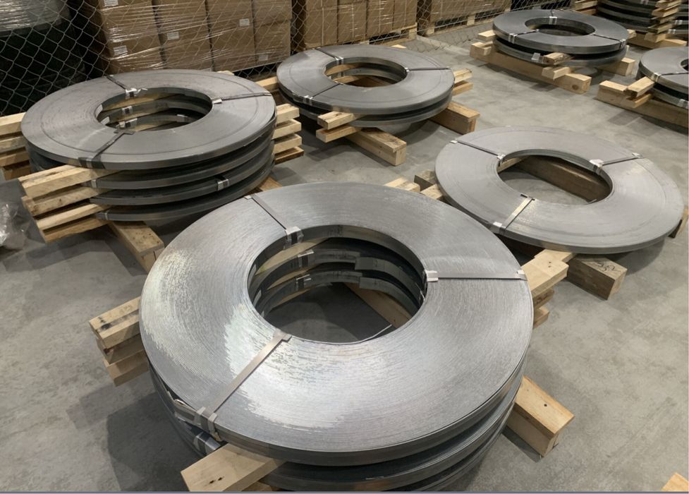 Temirli lenta upakovka uchun atsinkovka