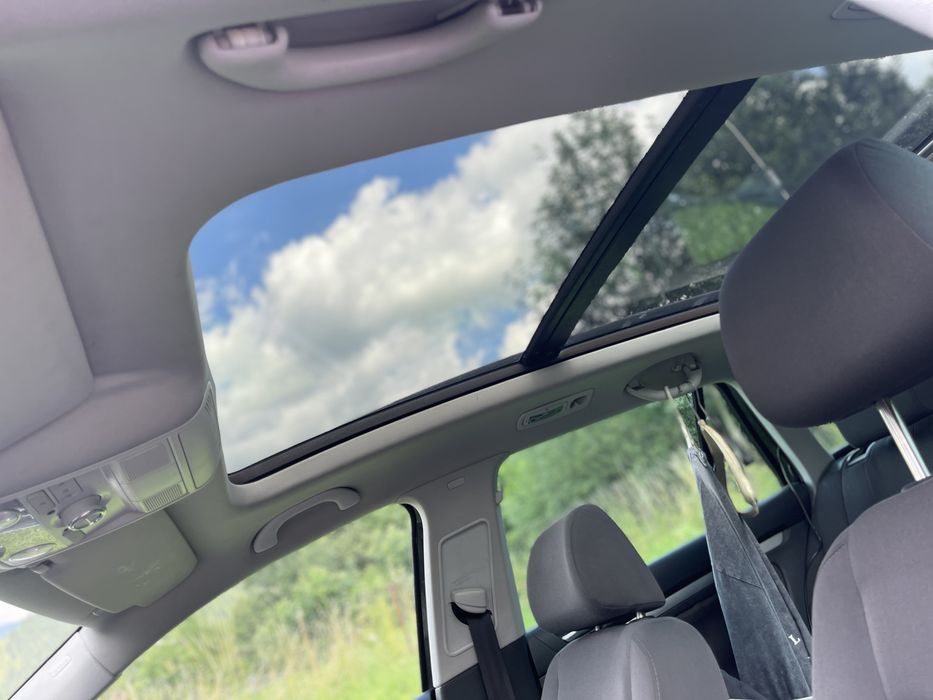 Volkswagen Golf 5 Variant 2.0 TDI DSG – Adaptat pentru persoane cu dizabilitati