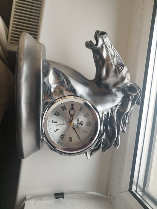 Серебрянные часы