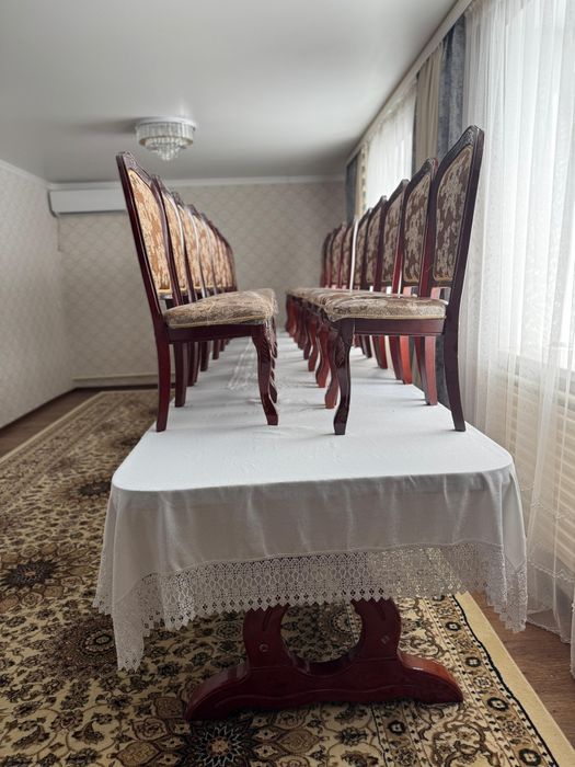 Стол со стульями