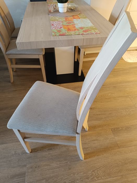 4бр.стол за хранене масивно дърво.Цвят Сонома.