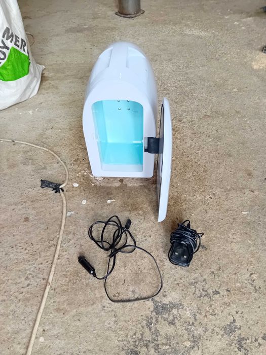 Frigider electric peMini frigider 6 litri 12 / 220 V  încălzire/răcire