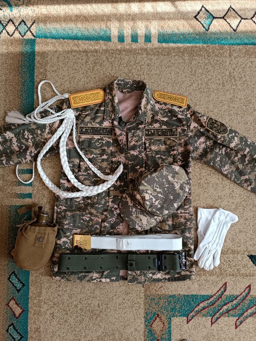 Военная форма с дополнительным снаряжением