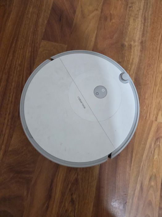 Vând aspirator Roborok E5