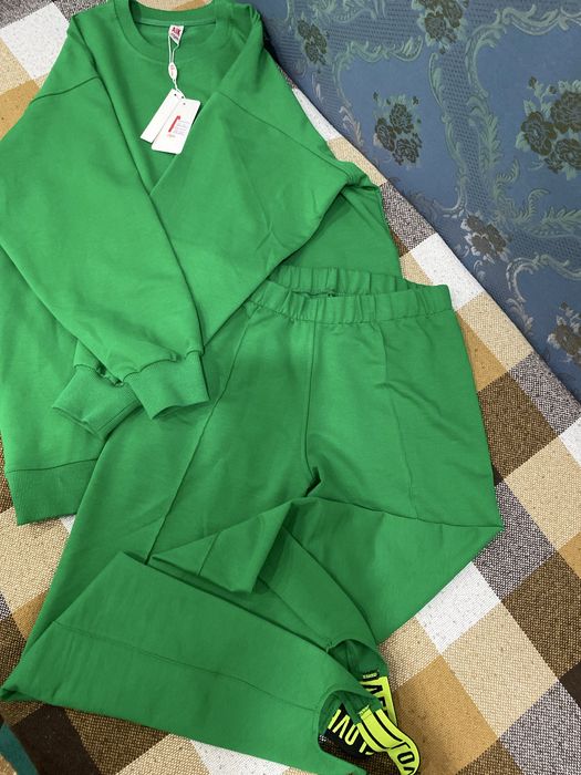 Продам костюм женский