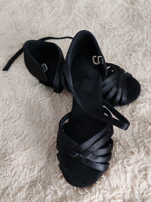 Обувки за танци 29 номер