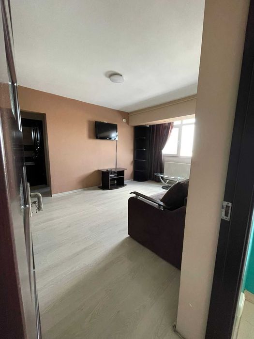 Particular ofer spre inchiriere apt 2 cam zona Obor