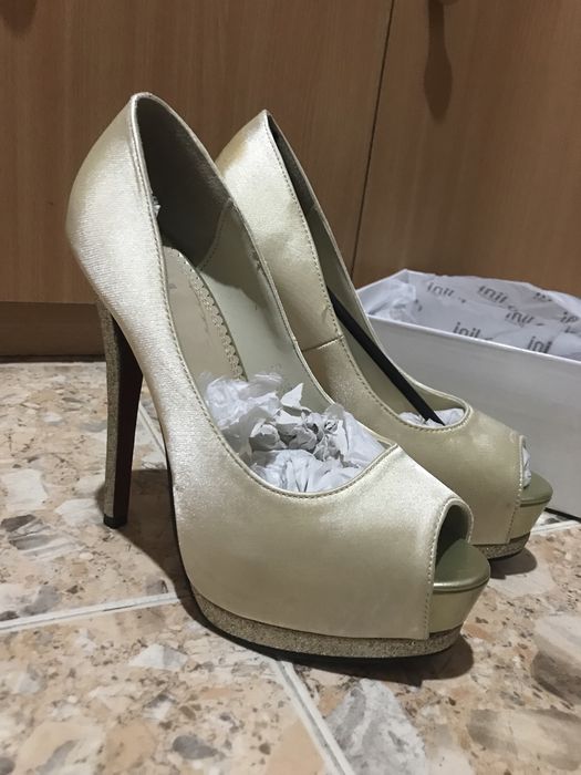 Обувки на ток