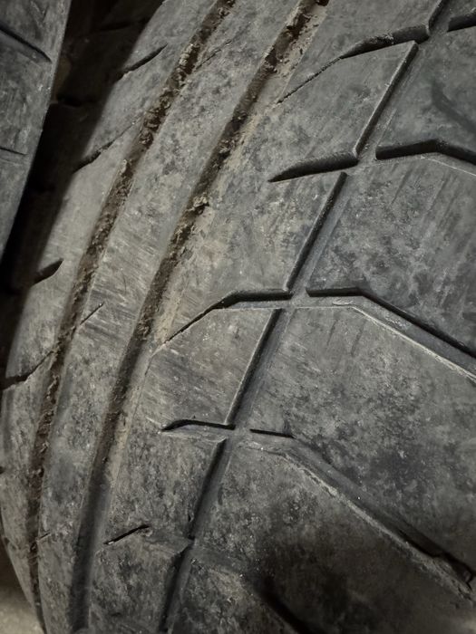 летни гуми Momo 235 45 18 ,,2 бр и 275.40.20