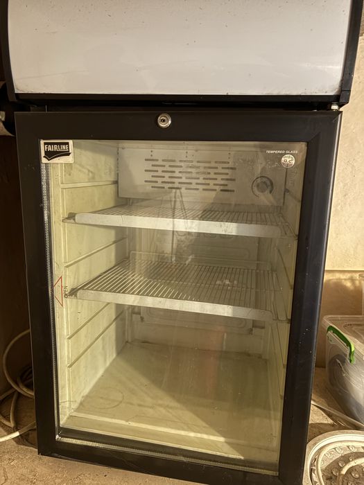 Mini frigider pentru bauturi mici defecte estetice