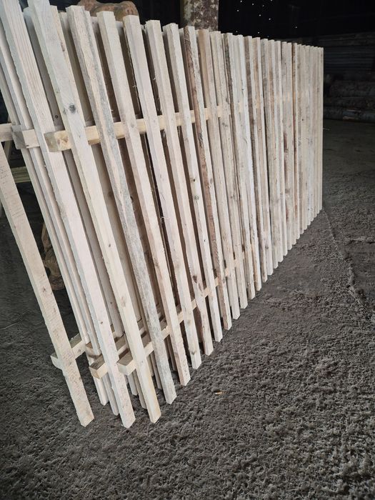 Забор из штакетника