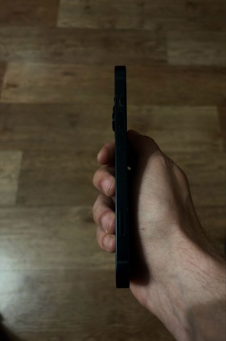 Продам Iphone 14